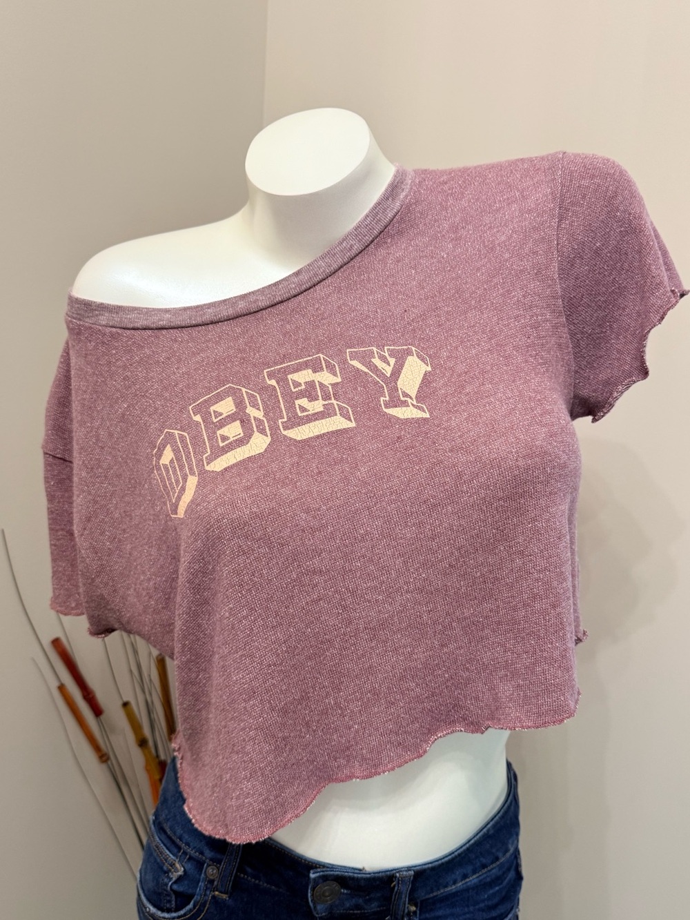 OBEY Crop Top heathered mauve Lightweight Sweatshirt material Raw edges Sz L